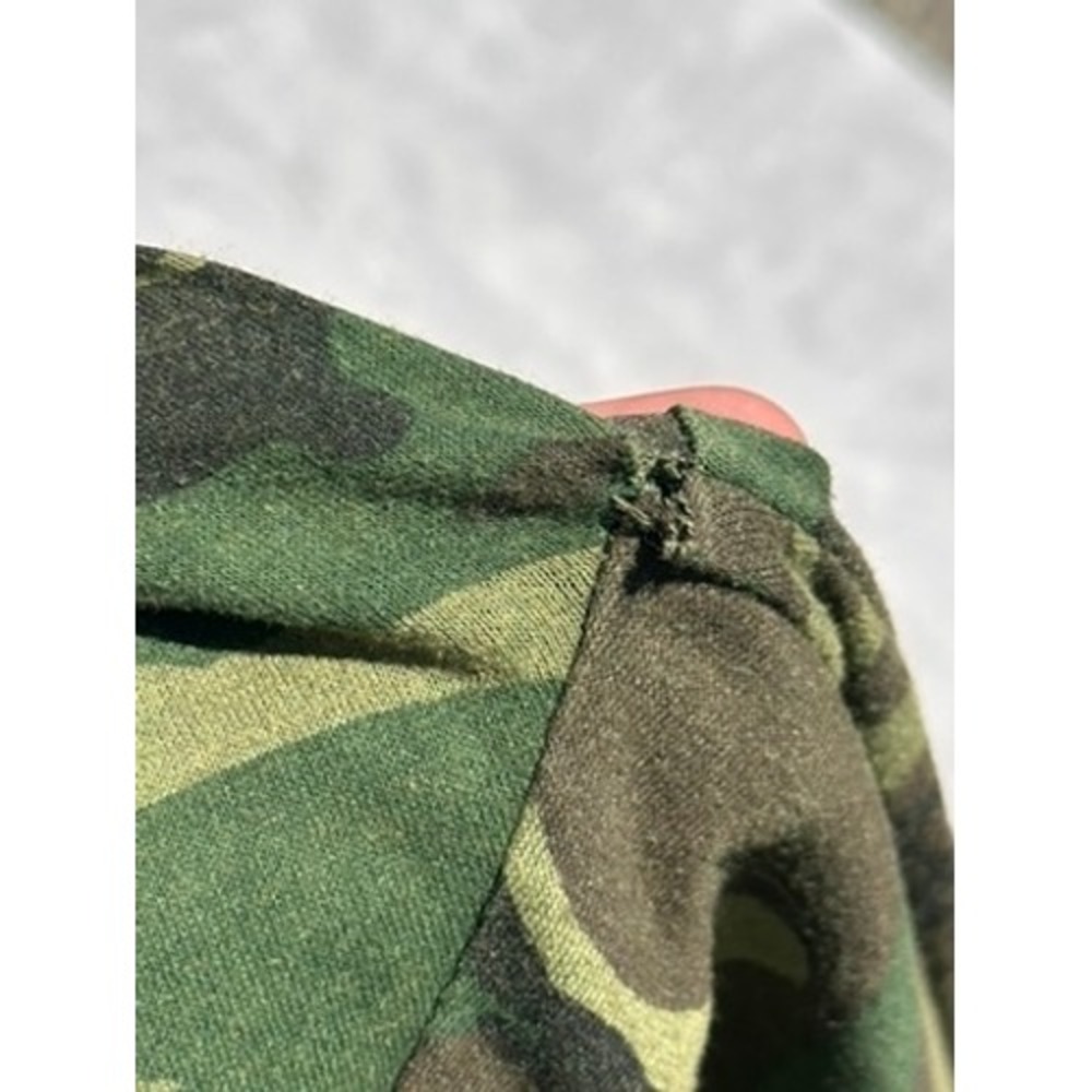 Vintage Camo T Shirt Medium Green Woodland Camouflage Single Stitch USA Made 70s - Picture 6 of 7
